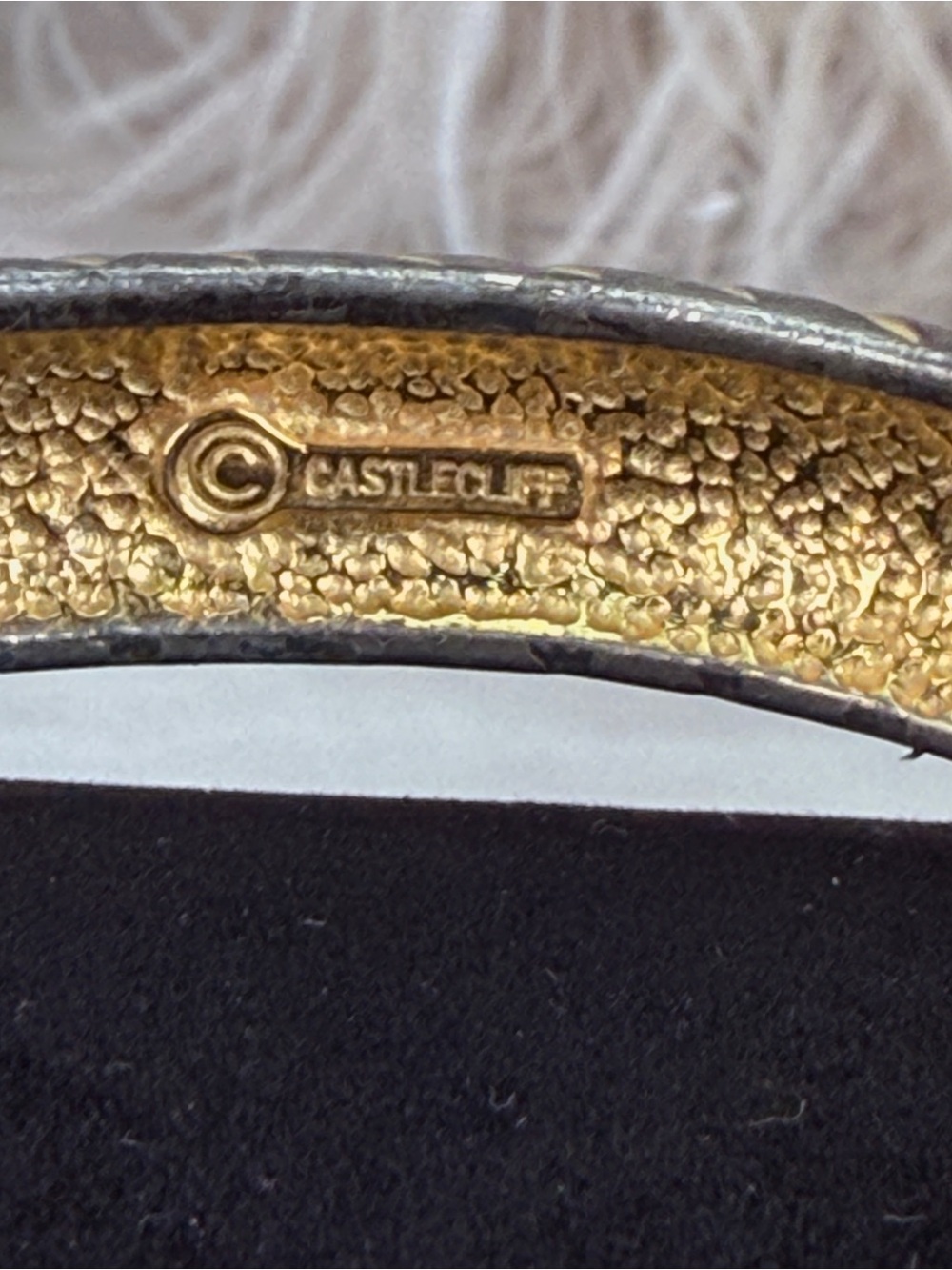 Vintage Castlecliff Goldtone Silvertone Ribbed Hinged Bangle Bracelet - Picture 7 of 10
